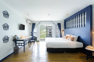 Camera Deluxe doppia + spazio di coworking gratuito — Bhukitta Boutique Hotel Phuket Town