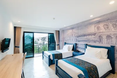 Camera Grand Deluxe matrimoniale con letti singoli e vista sulla piscina + spazio di coworking gratuito — Bhukitta Boutique Hotel Phuket Town